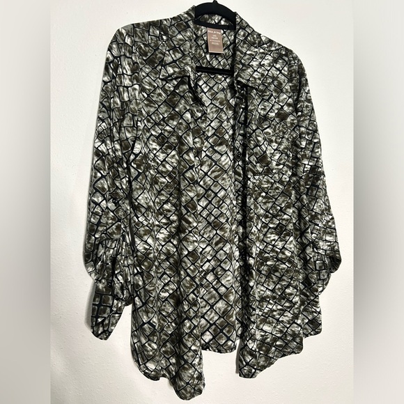 White Stag Patterned Button Up Blouse Size Large - Picture 1 of 7